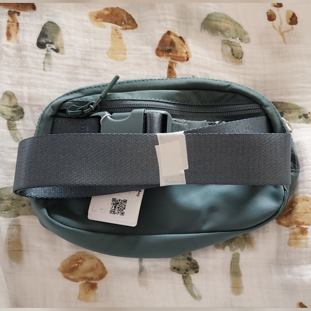 Lululemon Everywhere Belt Bag with Long Strap 1L~ Tidewater Teal 🌊 - Picture 6 of 8